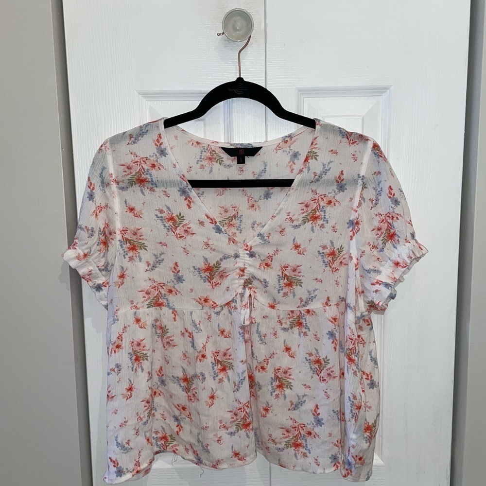 🖤 Floral Blouse with Ruched Front​ 🖤​